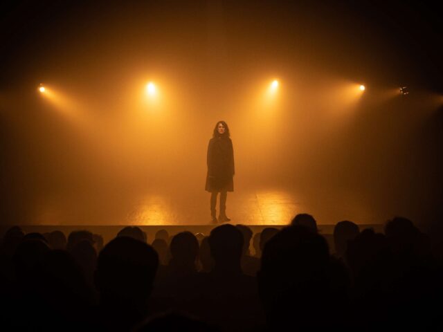 “Duelo” y “Oleaje” llegan al Cervantes con una profunda reflexión escénica sobre derechos humanos